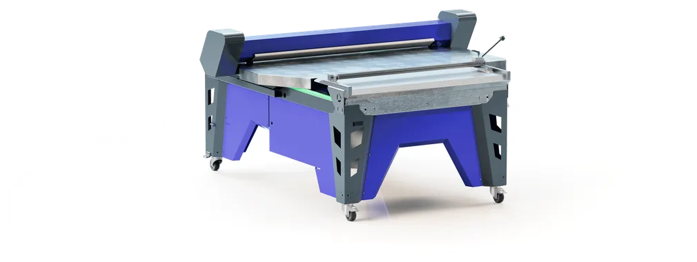 Technische 3D-Illustration des Slinet Flexcut Schrägschnittmoduls mit blau-grauem Maschinengestell und integrierter Schneideinheit.